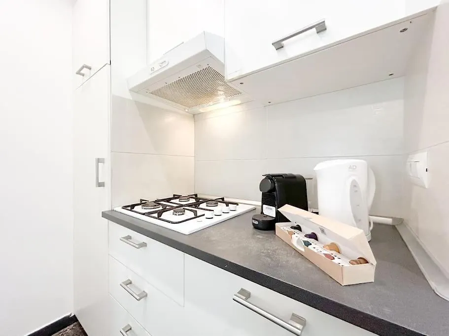 Suite In Nervi Porticciolo - Stazione10' - Wifi Genoa